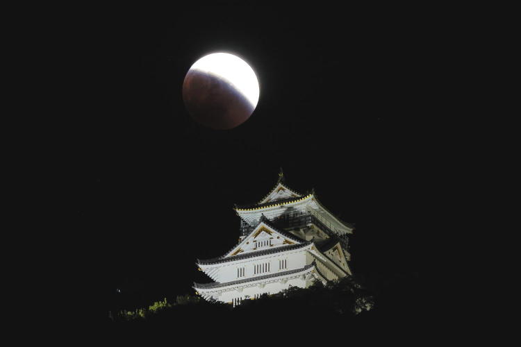 岐阜城と月食